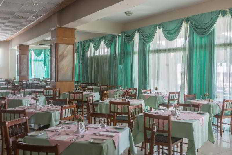Polycarpia Hotel Pernera Kültér fotó