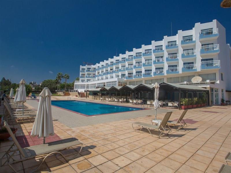 Polycarpia Hotel Pernera Kültér fotó