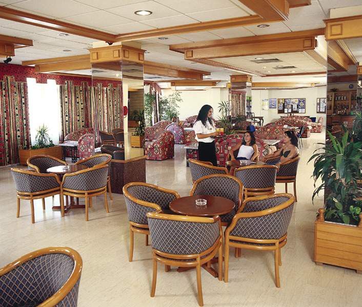 Polycarpia Hotel Pernera Kültér fotó